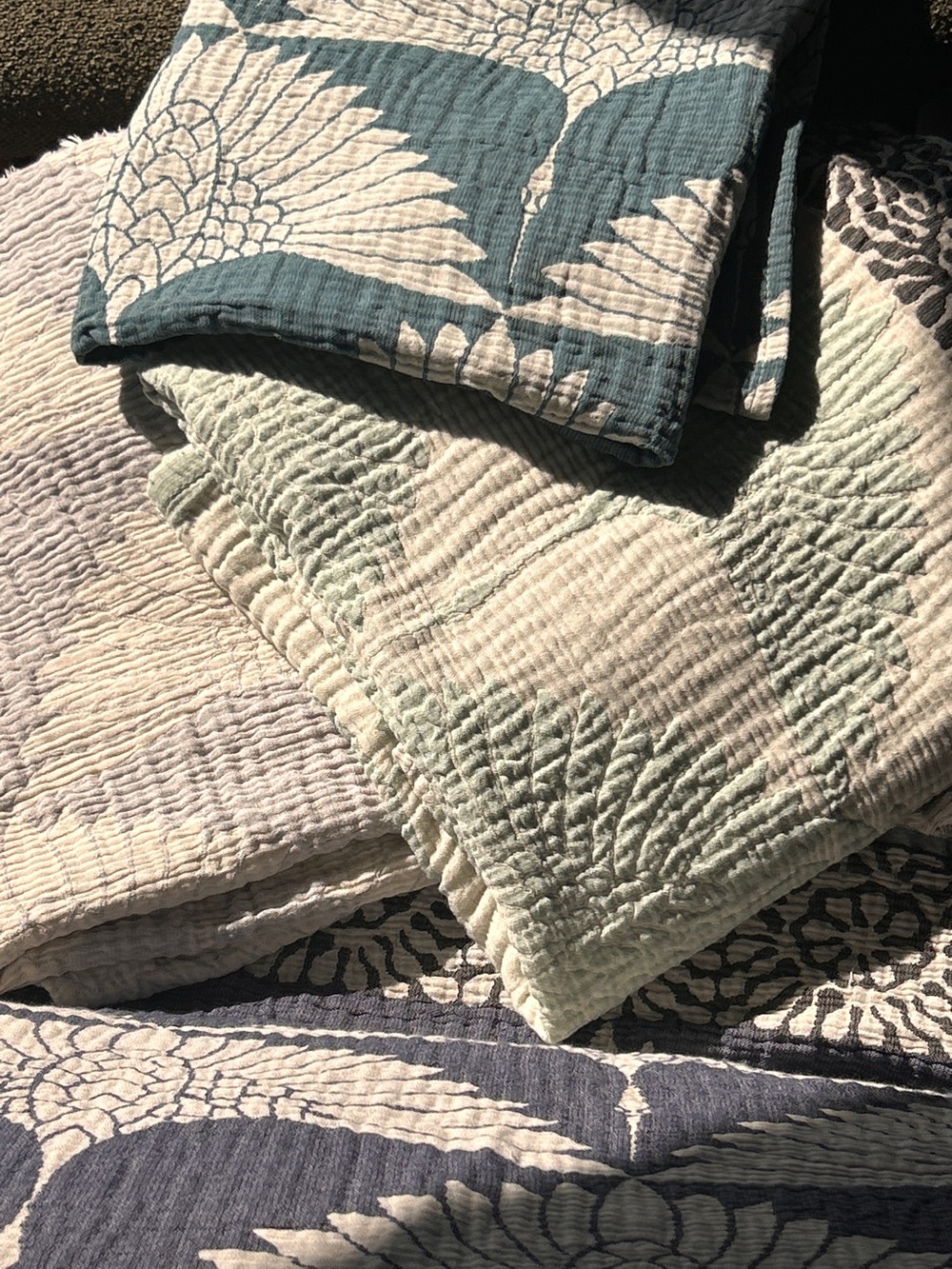 Modern Genevieve Gorder Anthro Feathered Flock Throw XL Silver Gray + Cool White - Picture 16 of 16